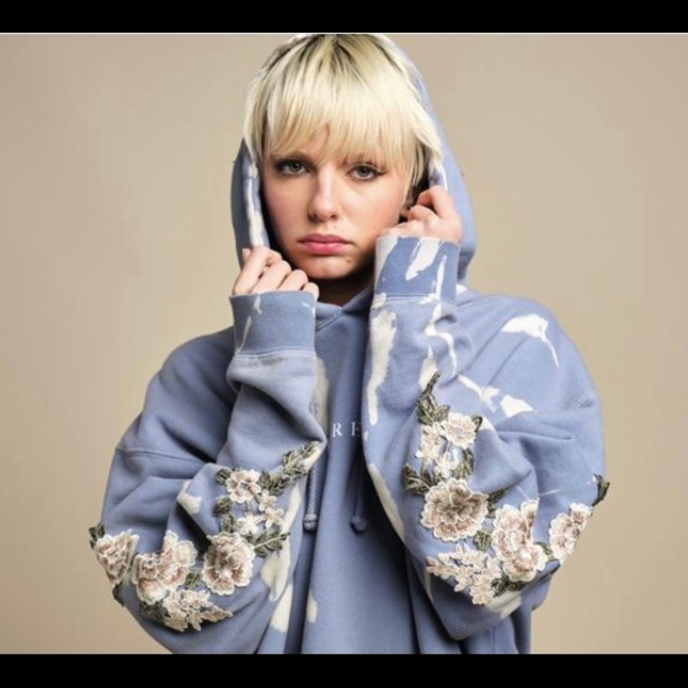 CIVIL REGIME WHITE ROSES HOODIE SPIRAL BLOOM WASH